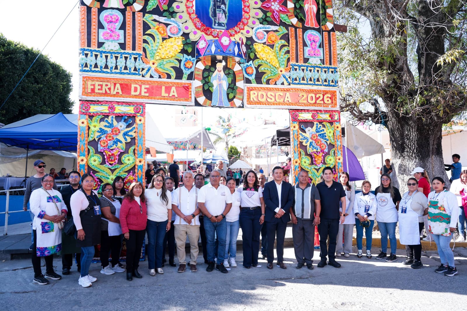 Inaugura Lupita Cuautle la Feria de la Rosca en San Rafael Comac
