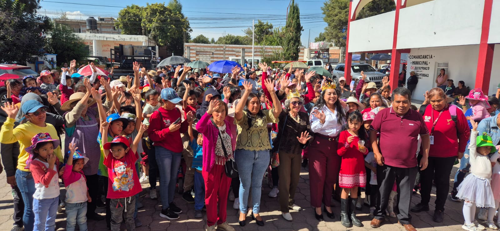 Tonantzin Fernández cierra caravana de la Transformación en San Juan Tlautla