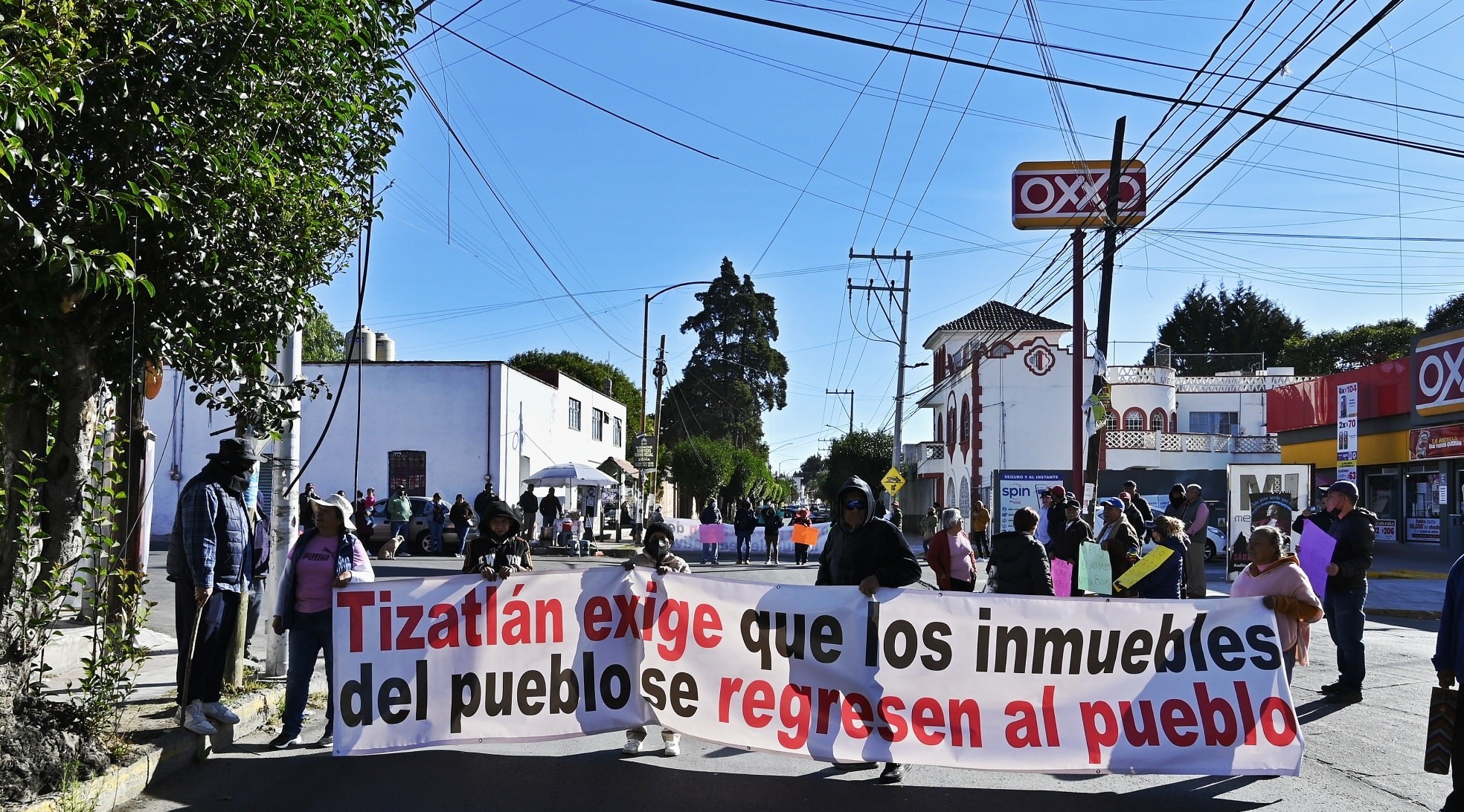 Vecinos de Tizatlán se levantan contra presunta venta de escuela en Tlaxcala
