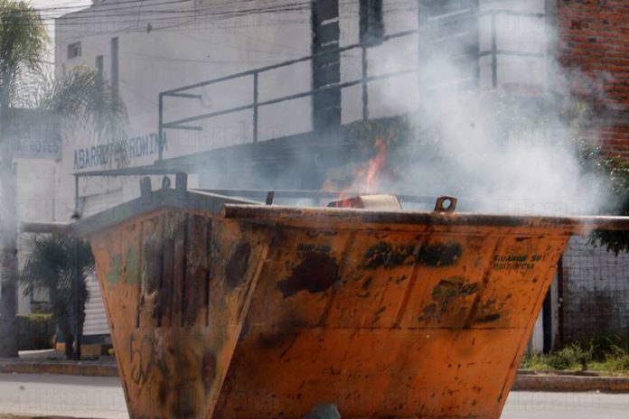 Incendios vandalizan contenedores de basura y generan sobrecostos al municipio