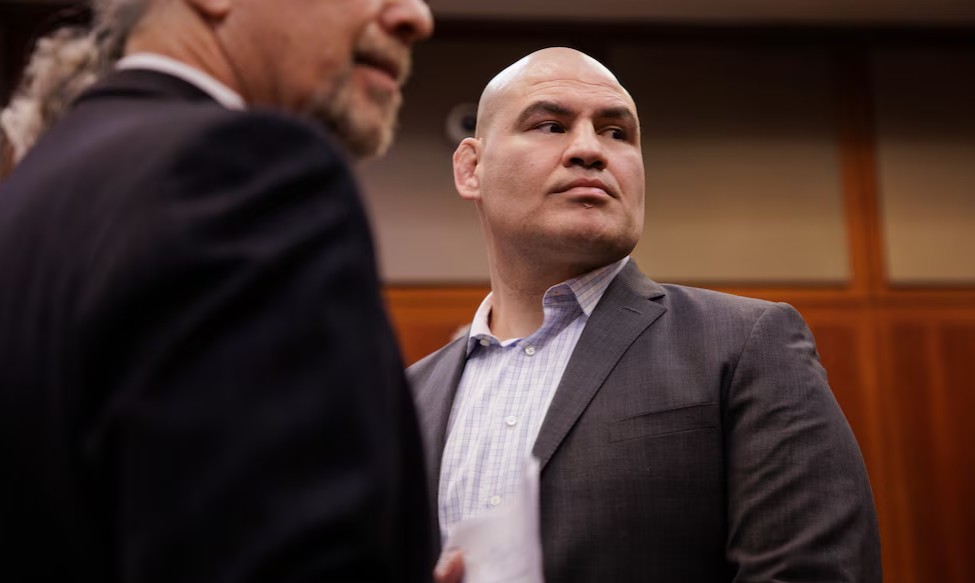 Caín Velásquez recupera su libertad condicional