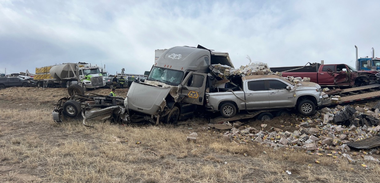 Tormenta de polvo desata tragedia en la Interestatal 25