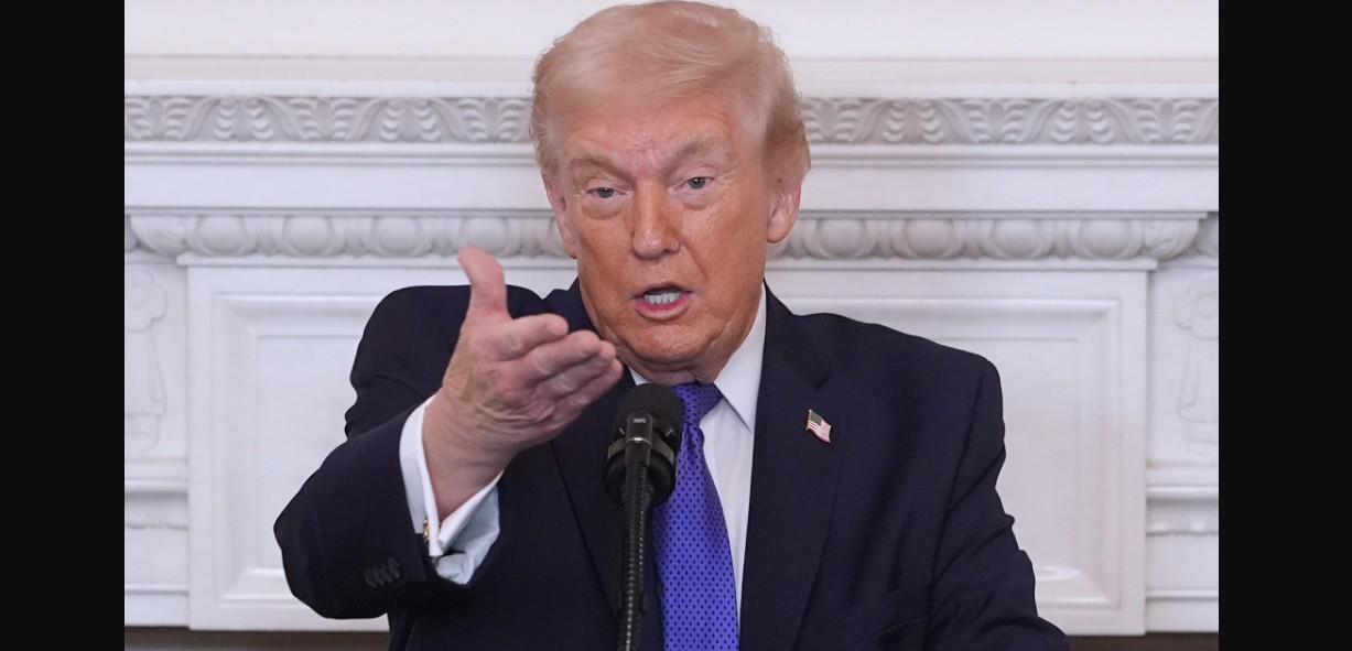 Trump activa arancel global pero mantiene blindaje al T-MEC