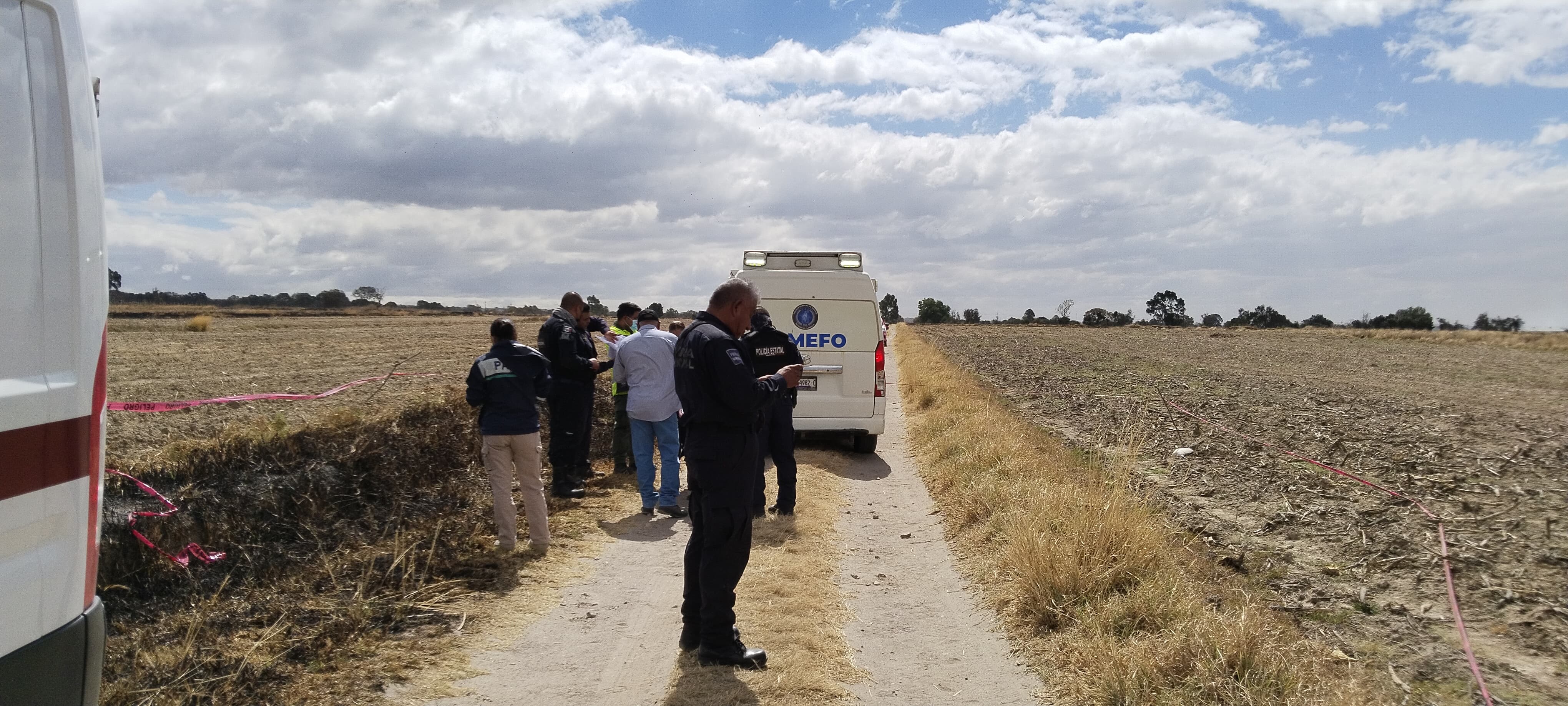 Localizan cadáver con una bolsa en la cabeza en terrenos baldíos