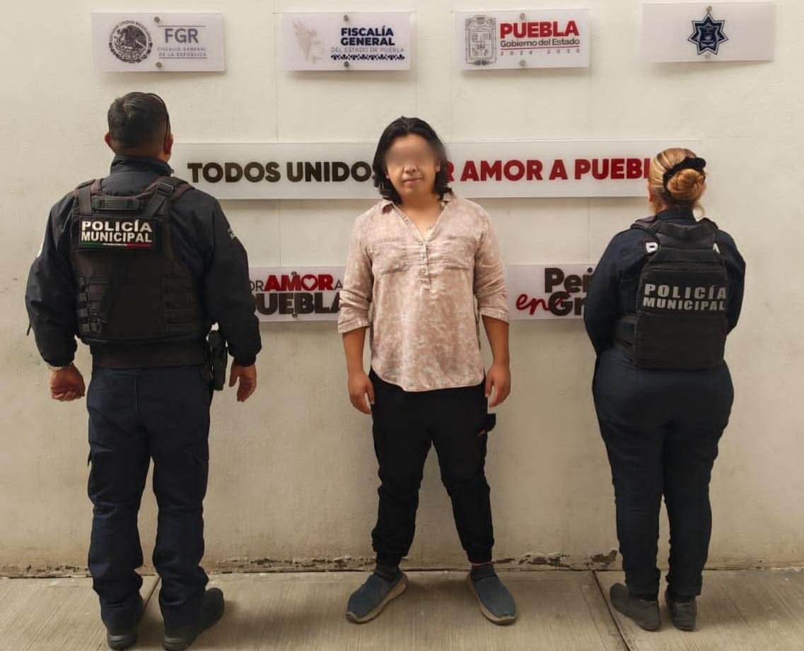 Detienen a hombre por presunta posesión de vehículo robado en Coronango