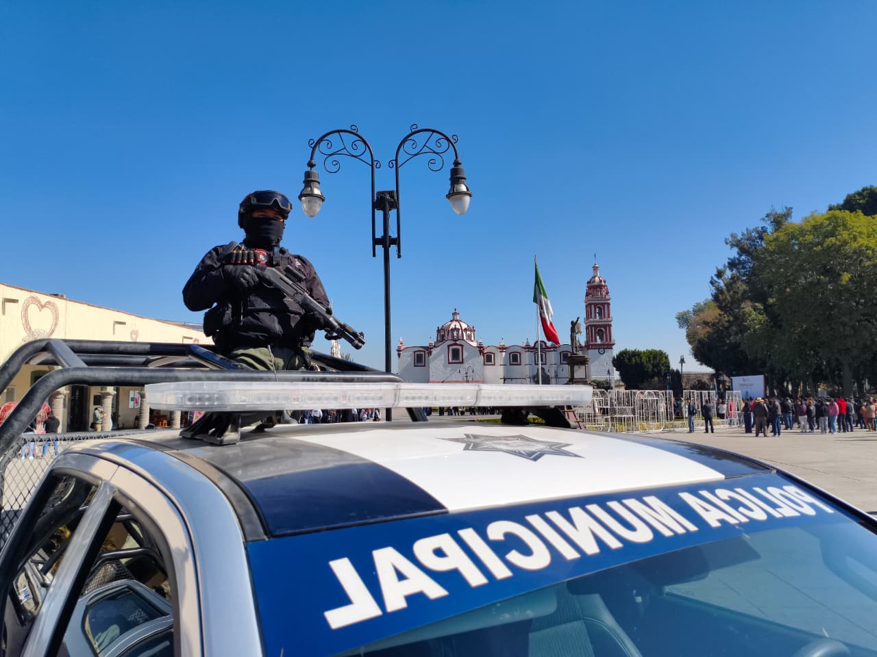 Conmemora Tonantzin Fernández el Día de la Bandera y encabeza el arranque del Operativo “San Pedro Cholula Seguro 2026”