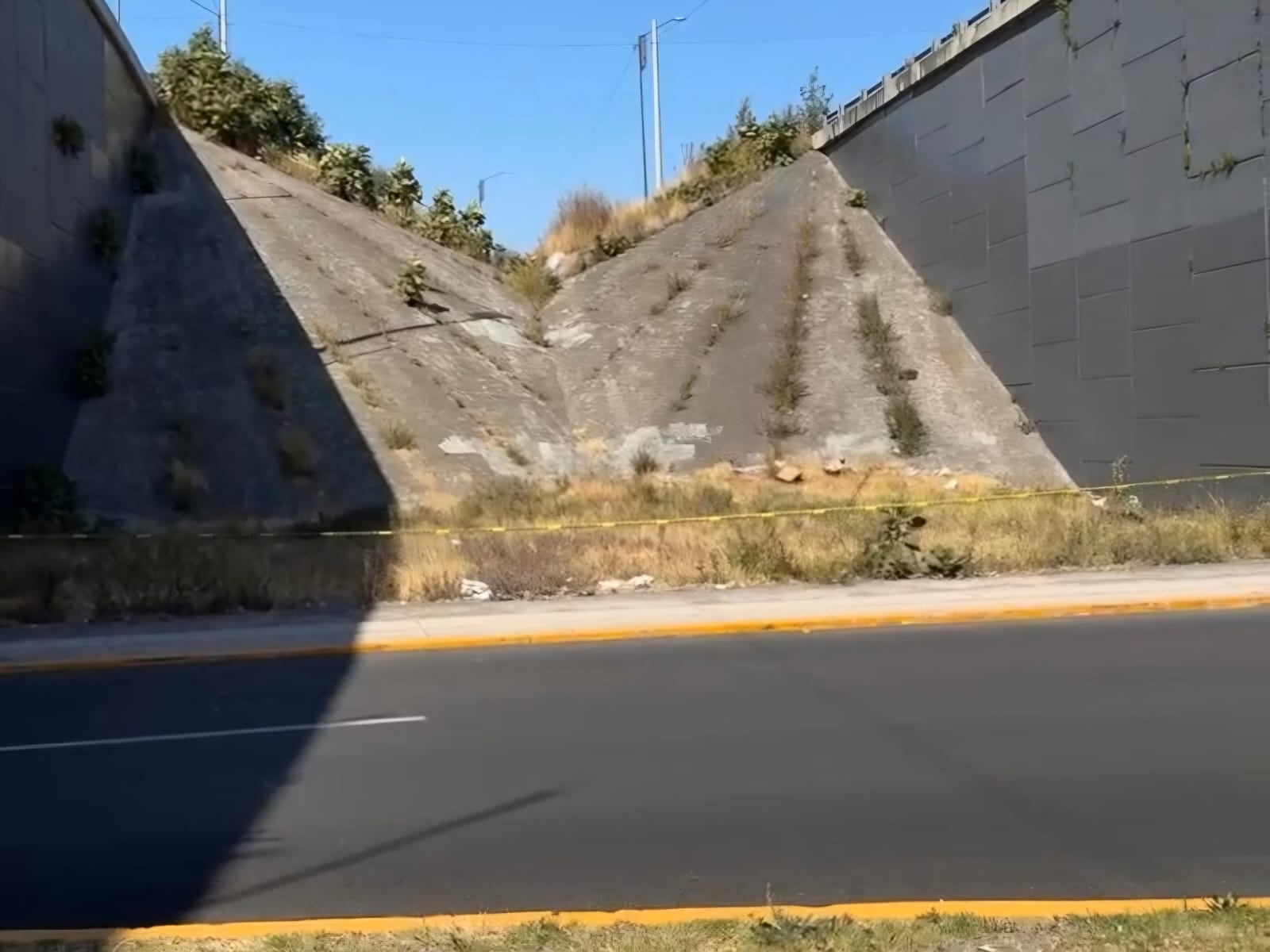 Hallan cuerpo en estado de descomposición en la Recta a Cholula y Periférico