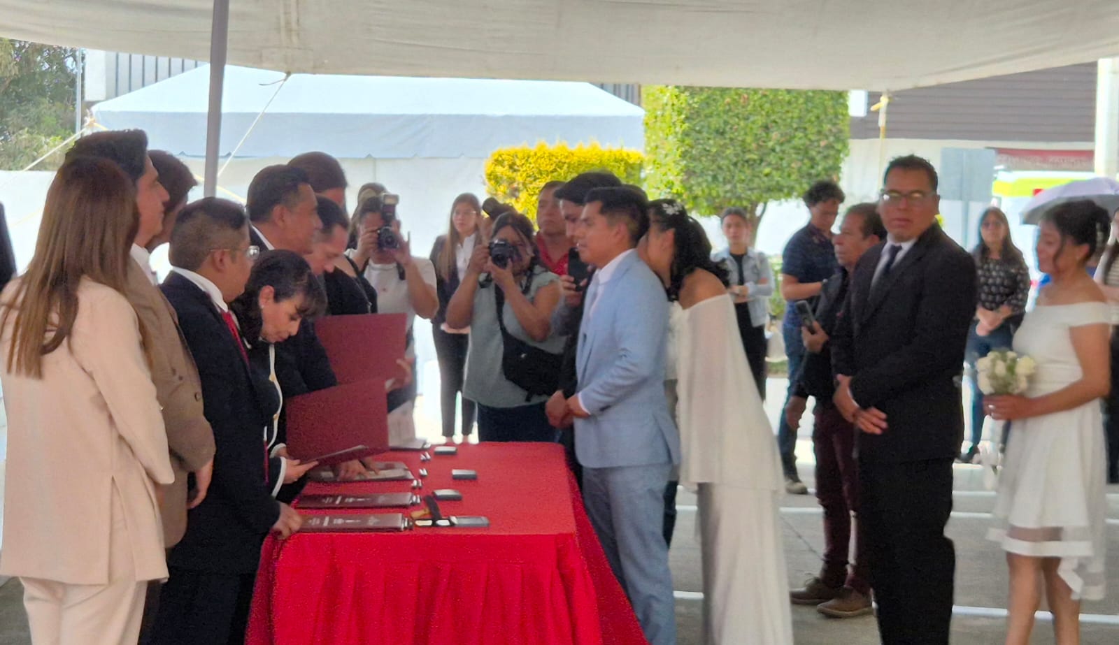 Coronango consolida más de 60 uniones civiles en jornada de Bodas Comunitarias