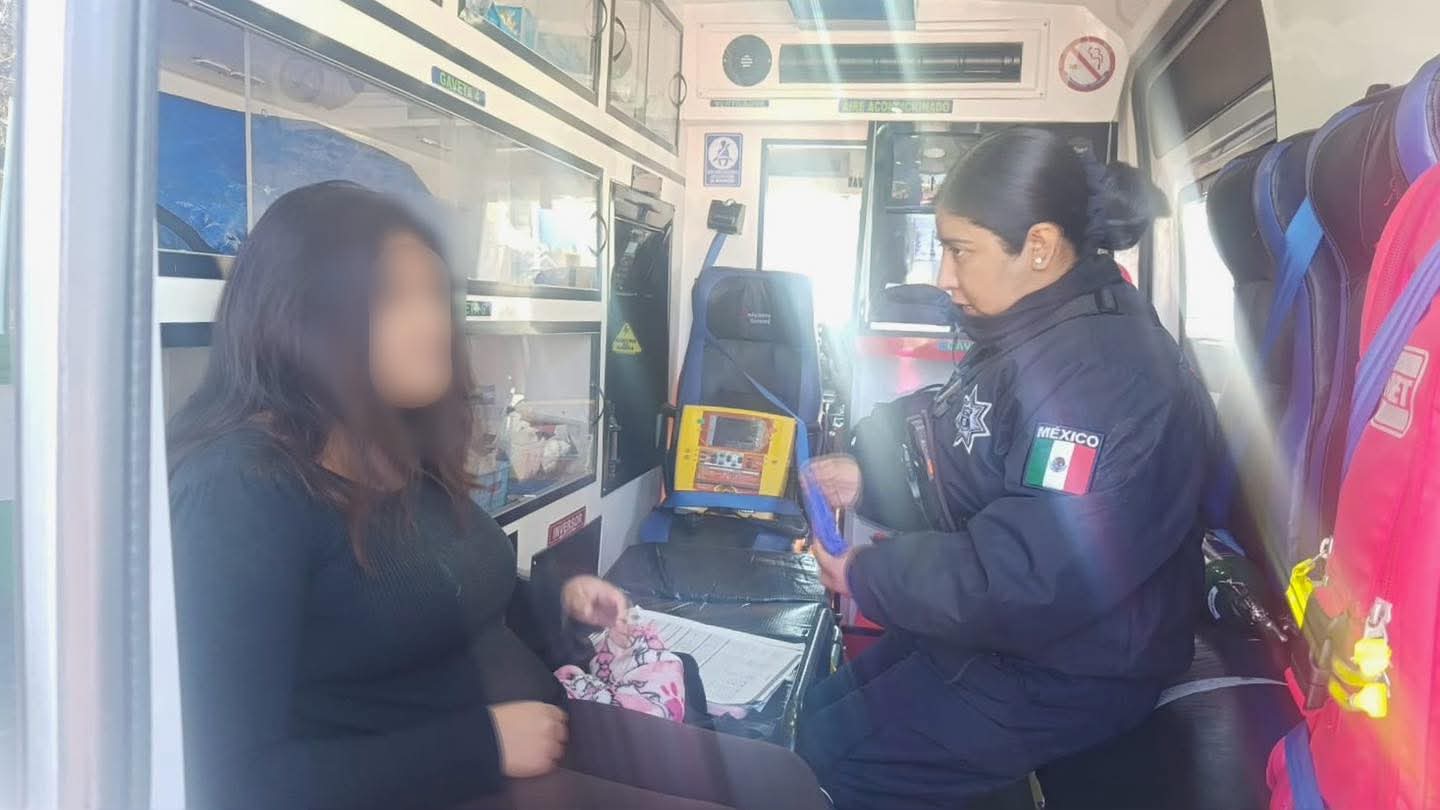 Atienden paramédicos de San Andrés Cholula accidente vial en el Periférico Ecológico