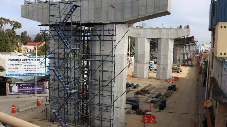 Anuncian cierres nocturnos en Chiautempan por obras del viaducto