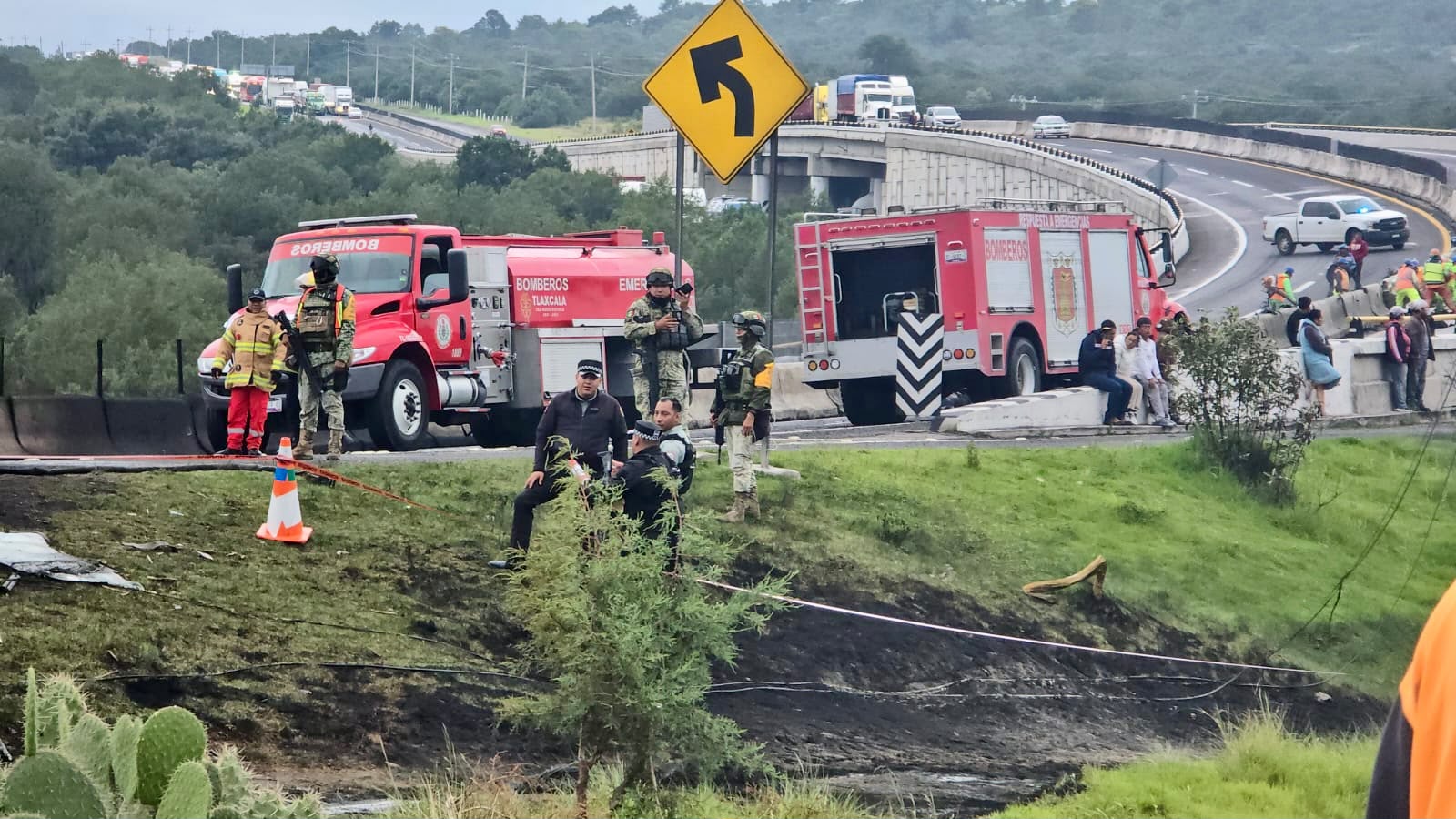 Tragedia en la carretera México-Veracruz: explosión de pipa paraliza circulación en Hueyotlipan
