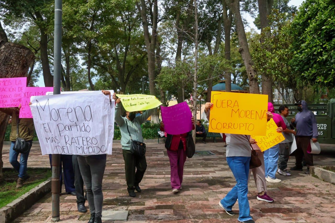 Protestan en Palacio de Gobierno contra proyecto del IMSS en Guadalupe Ixcotla