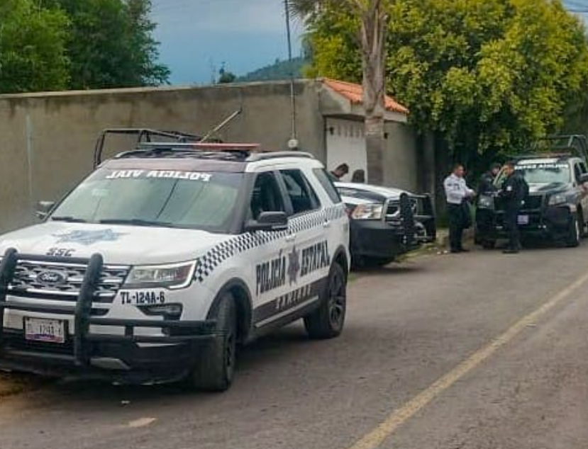 Patrulla durante operativo para localizar un vehículo en Tlaxcala.