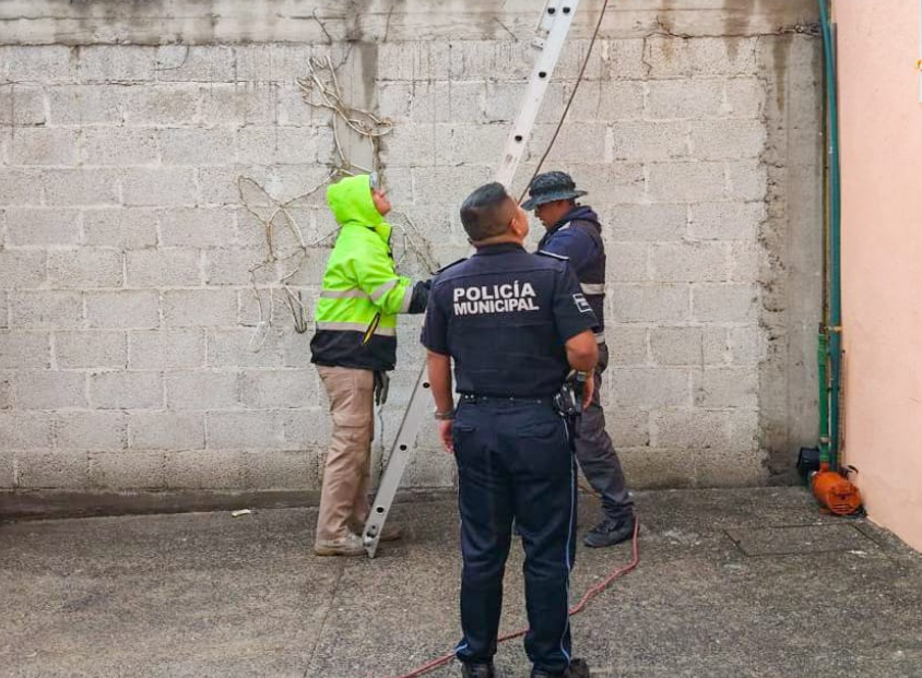 Vivienda en San Gabriel Cuautla tras el impacto de un rayo.