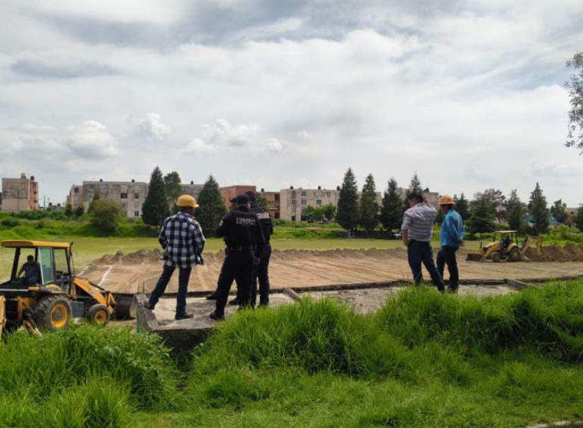 Maquinaria inicia obras del Proyecto Integral de Salud en Chiautempan.
