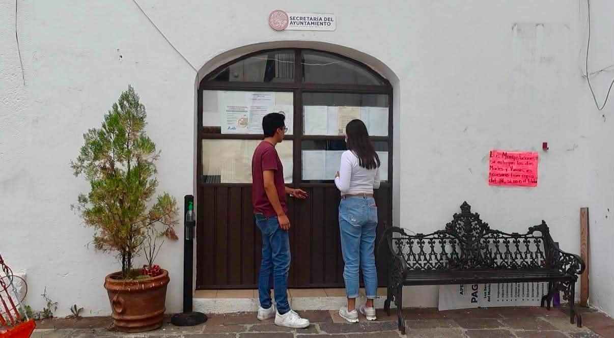 Estalla conflicto al interior del Cabildo en Apetatitlán; exigen renuncia de regidora