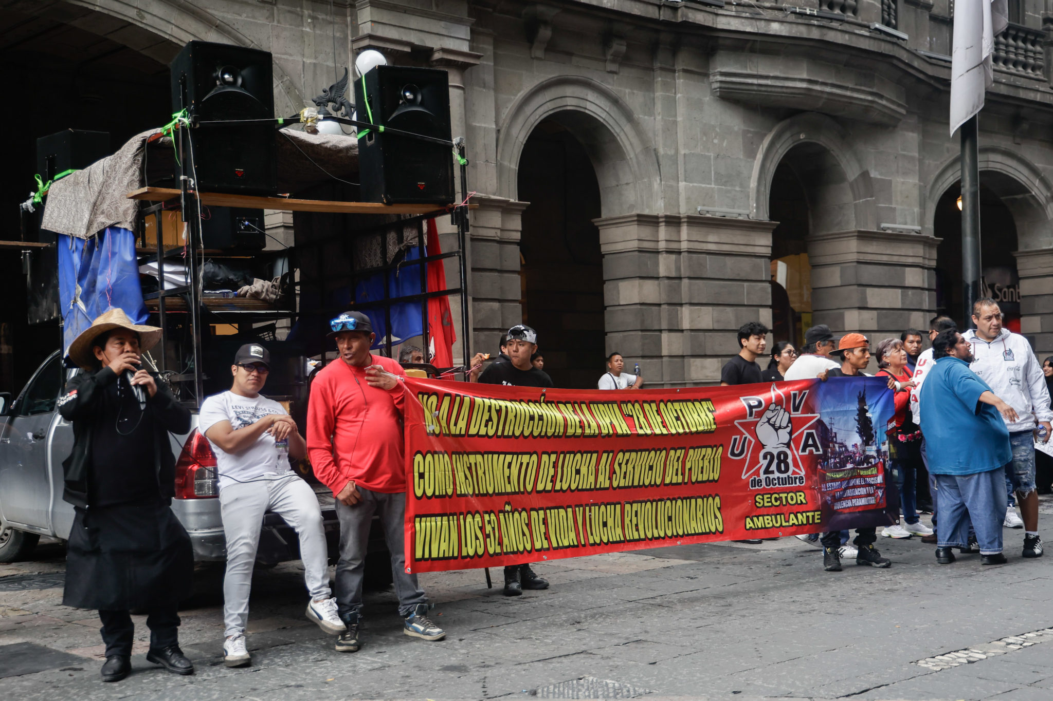28 de Octubre toma las calles de Puebla en respaldo a la CNTE y provoca cierres en el Centro Histórico