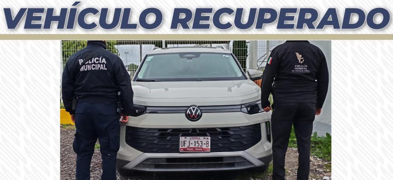 Vehículo Volkswagen blanco recuperado por autoridades en Puebla.
