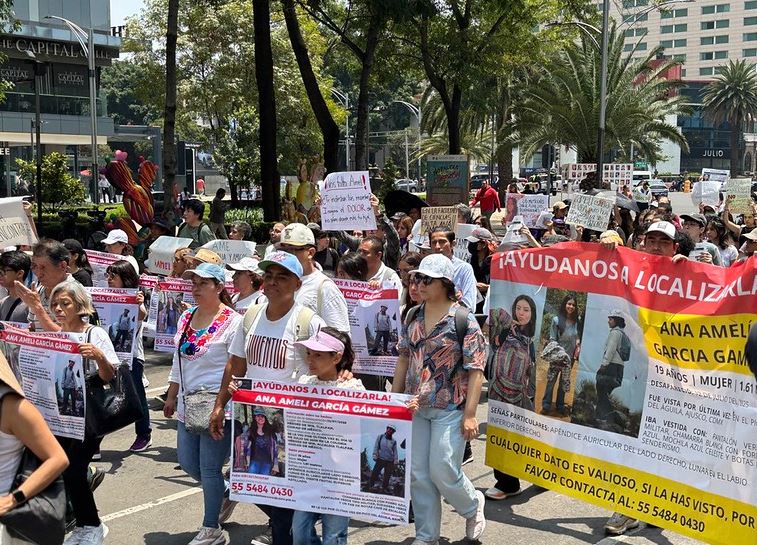 Hoy 11 de Junio a pocas horas de la inauguración existe caos vial y automovilístico debido a las Manifestaciones de colectivos del CNTE, madres buscadoras y desaparecidos