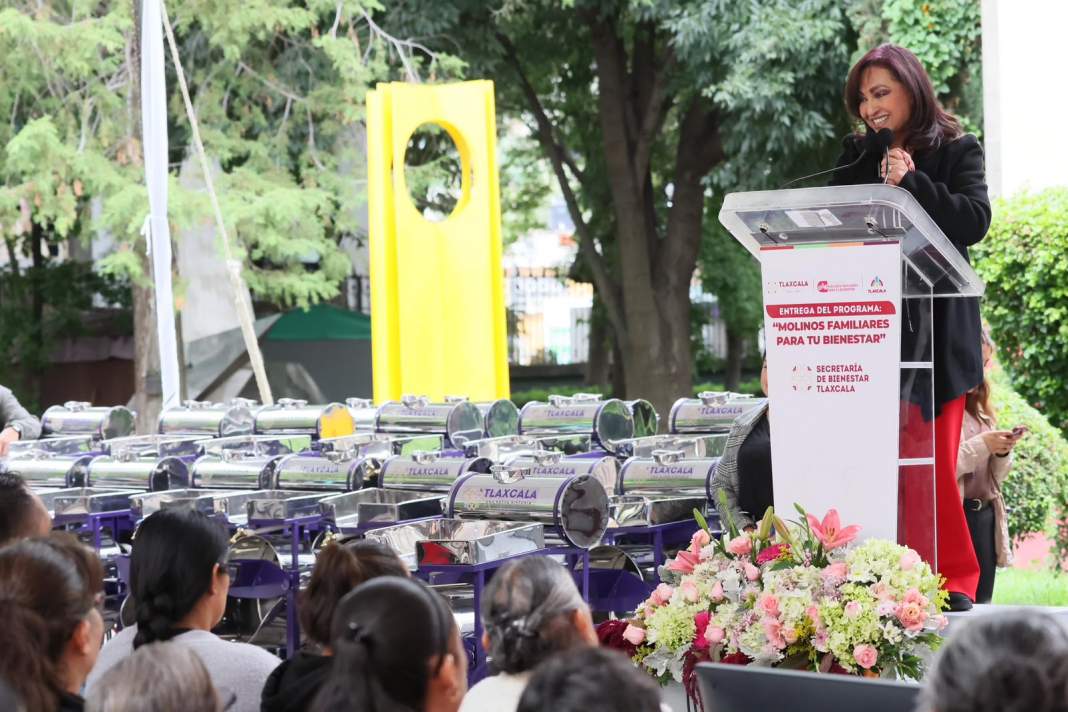 Entrega de molinos gratuitos a familias de Tlaxcala