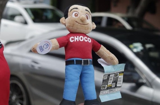 Rechaza José Luis García promover su imagen con el "Peluchoco"