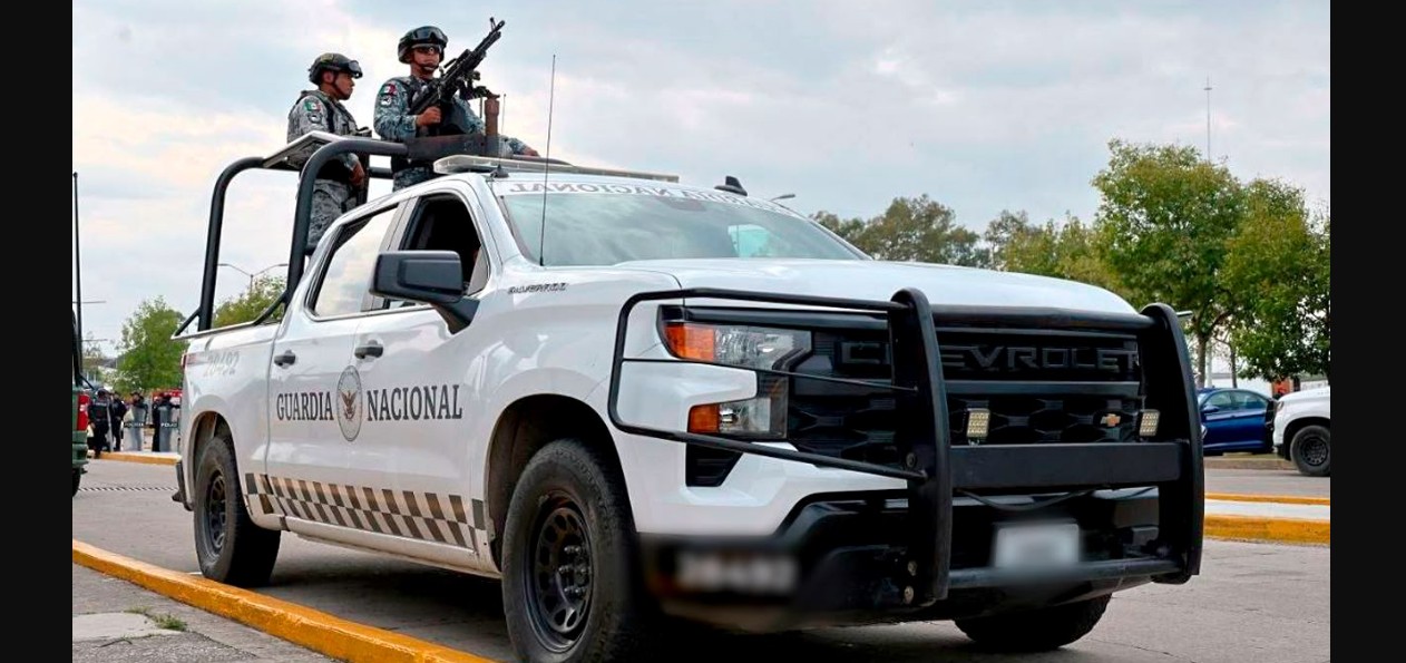 Elementos de seguridad durante un operativo en Puebla.