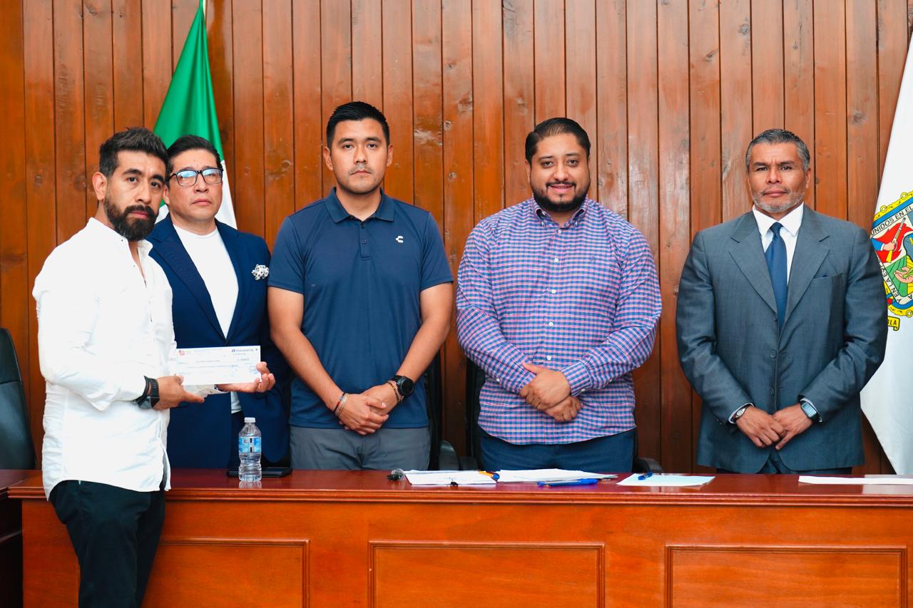 José Alcudia respalda la continuidad del proyecto que encabeza Tonantzin Fernández en San Pedro Cholula