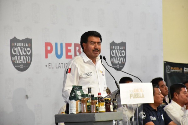 Reconstruirán más de 40 carreteras y 20 puentes de Puebla con recursos federales