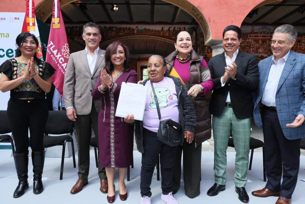 Productores de Tlaxcala reciben constancias de liberación de adeudos.
