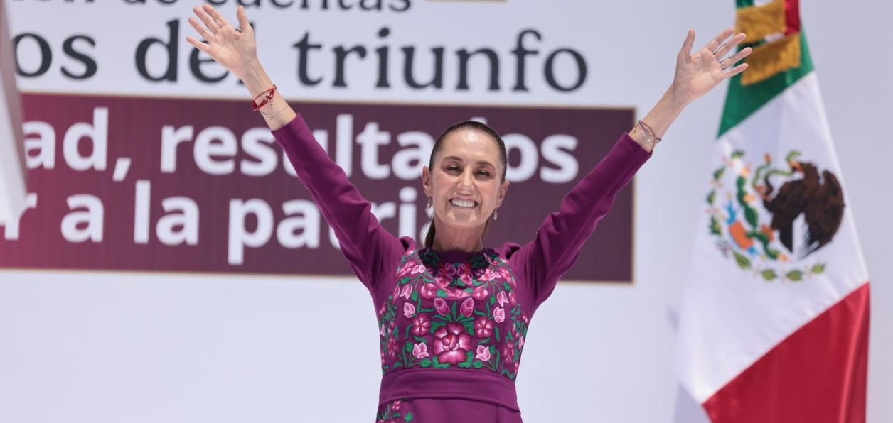 Claudia Sheinbaum durante una asamblea masiva en la Ciudad de México.