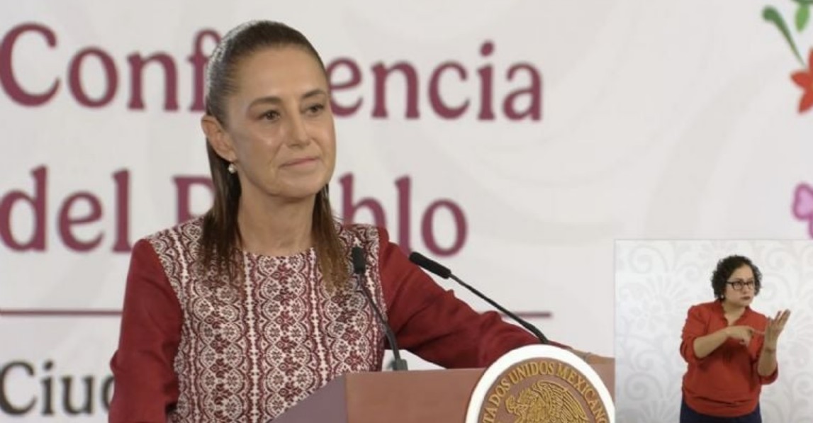 Claudia Sheinbaum durante conferencia matutina en Palacio Nacional hablando sobre investigaciones a mineras