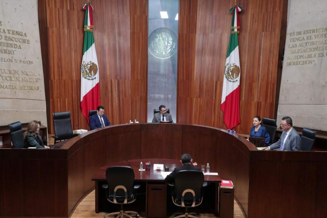 Magistrados del TEPJF durante una sesión electoral.