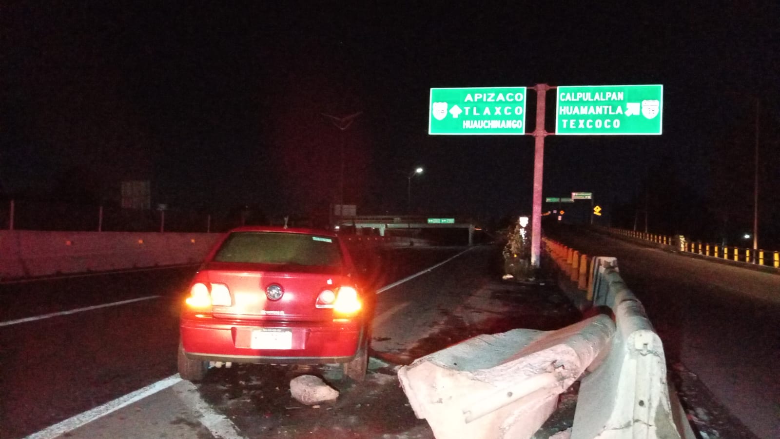 Brutal choque destroza Jetta en "La Y" de Yauhquemehcan; hubo un lesionado