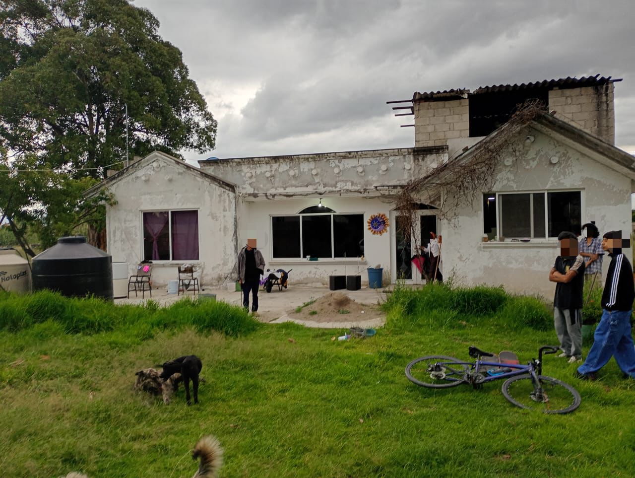 Ladrones vacían casa en menos de una hora en Huactzinco; se llevan dinero y aparatos electrónicos