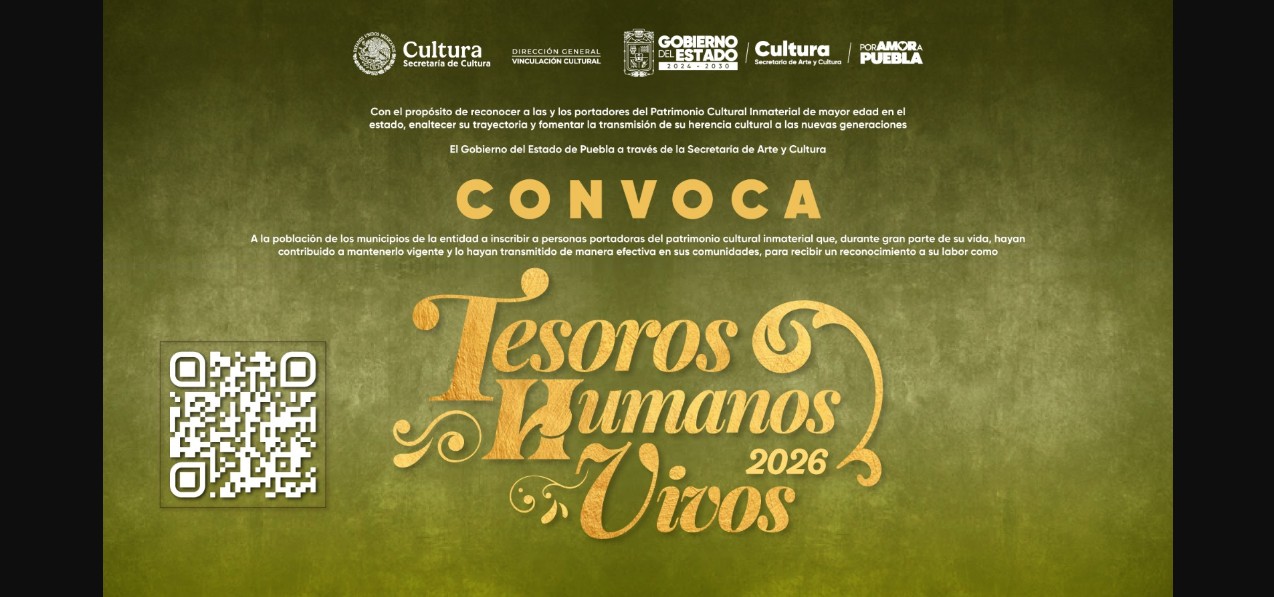 Persona adulta compartiendo tradiciones culturales en Puebla