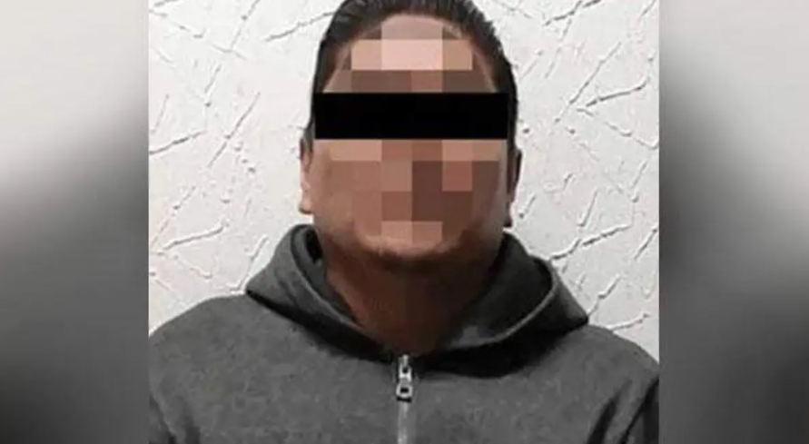 Patrulla y autoridades durante investigación de feminicidio.