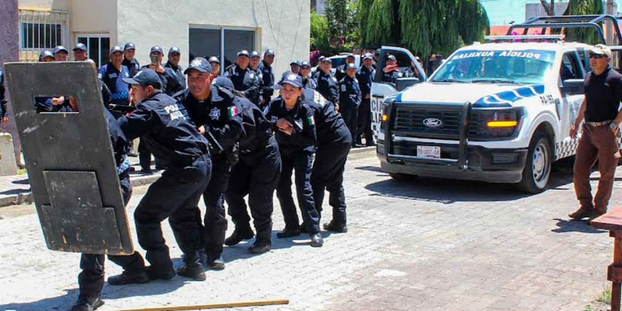 Policías auxiliares participan en capacitación táctica en Puebla.