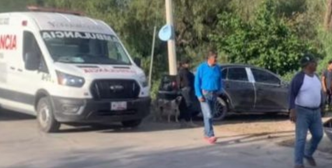 Patrullas en camino de terracería en Chietla