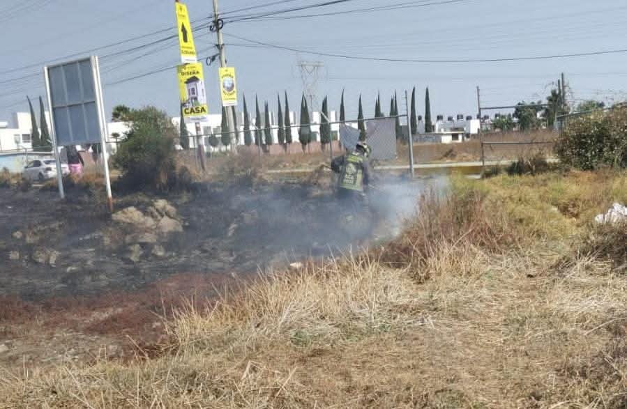 Bomberos controlan incendio de pastizal en Misiones de San Francisco y evitan riesgos mayores