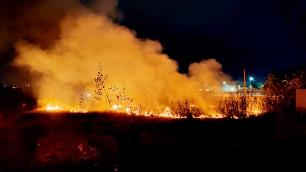 Bomberos de Cuautlancingo controlan incendio de pastizal en Nueva Alemania 