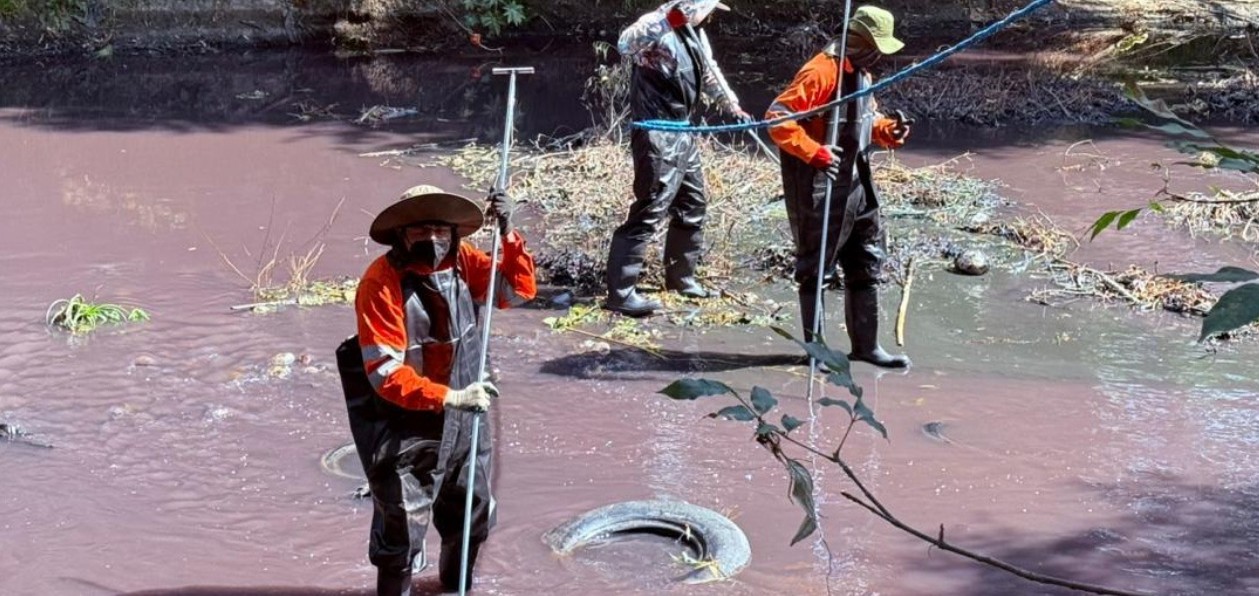 Jornada de limpieza en el Río Atoyac busca reducir la contaminación
