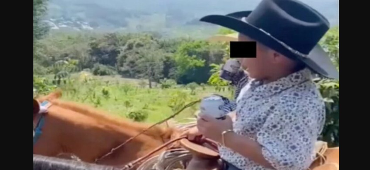 Videos de cabalgata en Puebla generan controversia social