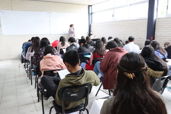 Tlaxcala elimina examen de admisión y garantiza lugar en bachillerato para todos