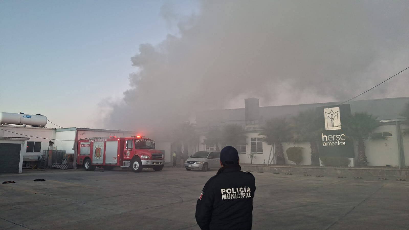 Controlan incendio en fábrica de alimentos en Sanctórum