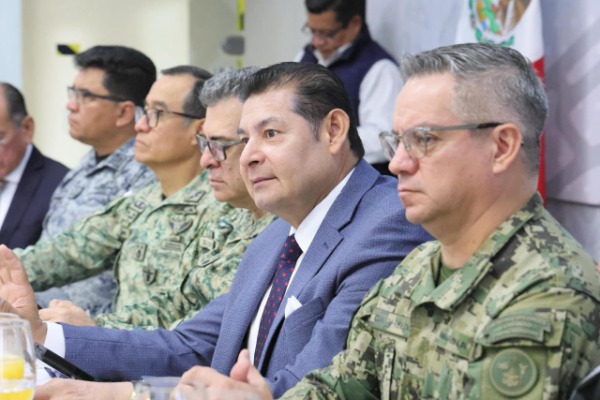 Gobernador de Puebla pide a Fiscalía de Puebla investigar agresión contra mujer que defendió a un perro