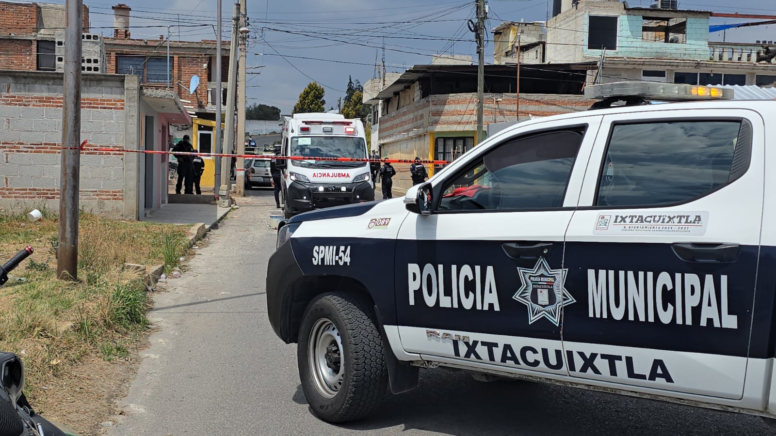 Acribillan a balazos a un hombre frente a su domicilio en Atotonilco, Ixtacuixtla; apuntan a ajuste de cuentas 