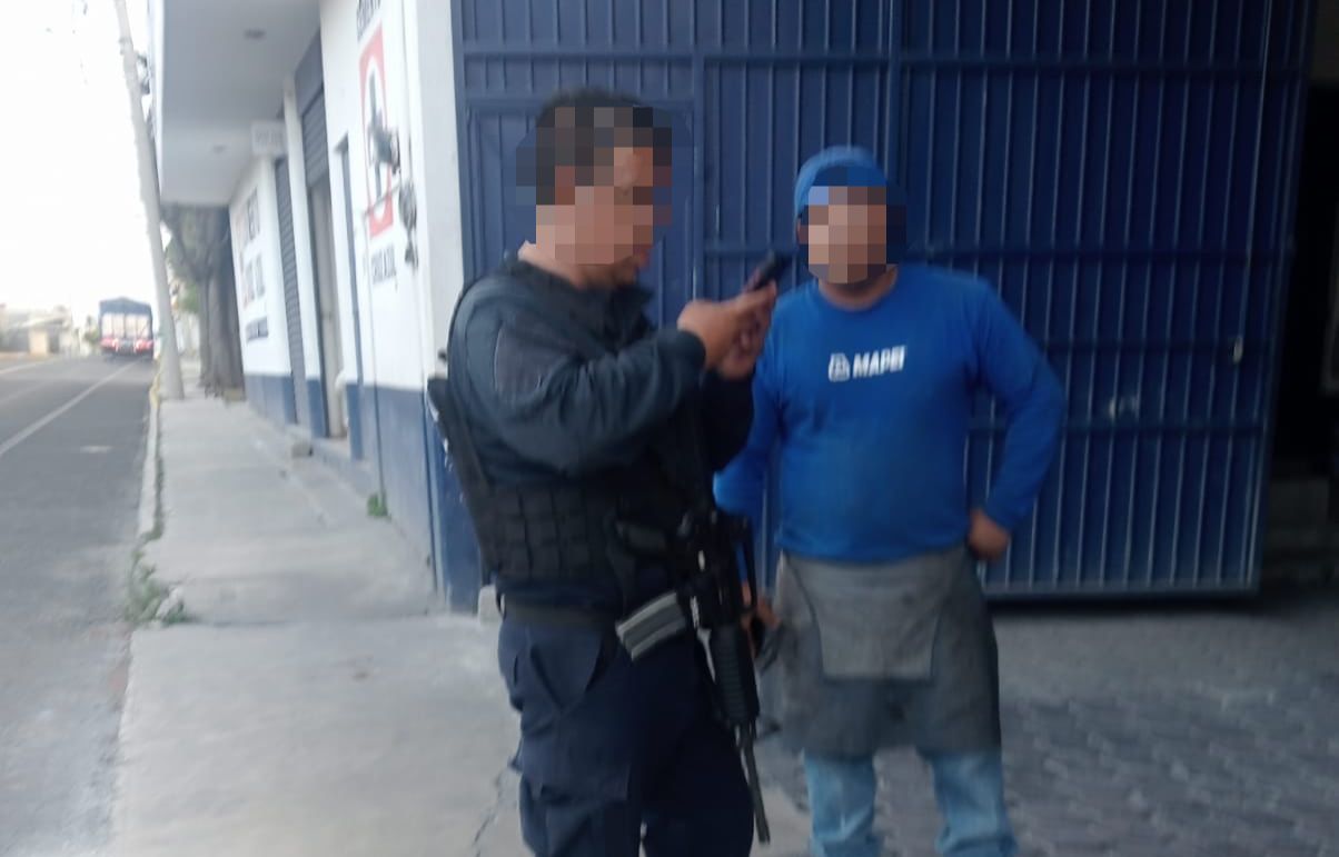 Asalto armado en negocio de materiales deja botín de 70 mil pesos en Xiloxoxtla