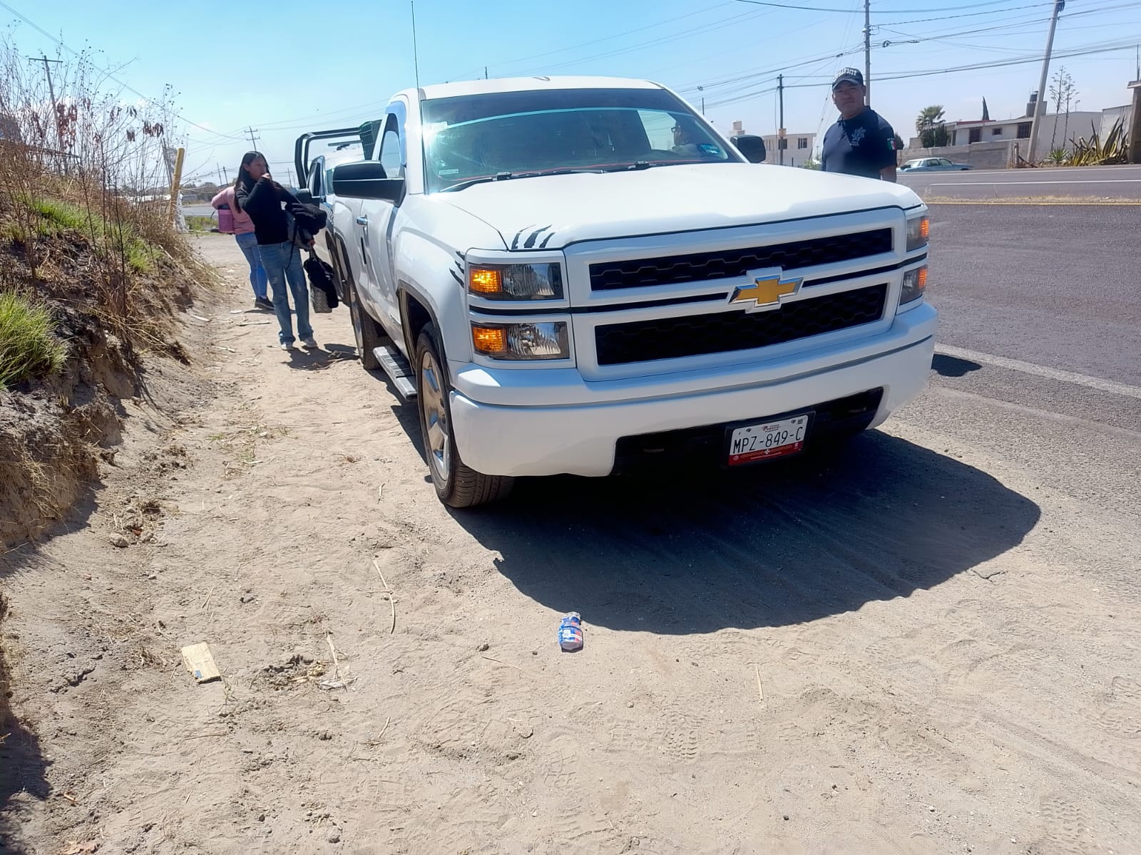 Recuperan camioneta robada en el Estado de México y detienen a poblano en la Vía Corta, en San Pablo del Monte