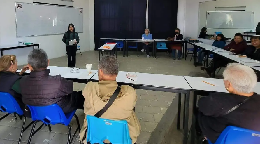 UATx abre sus puertas a 170 adultos mayores con talleres que transforman vidas