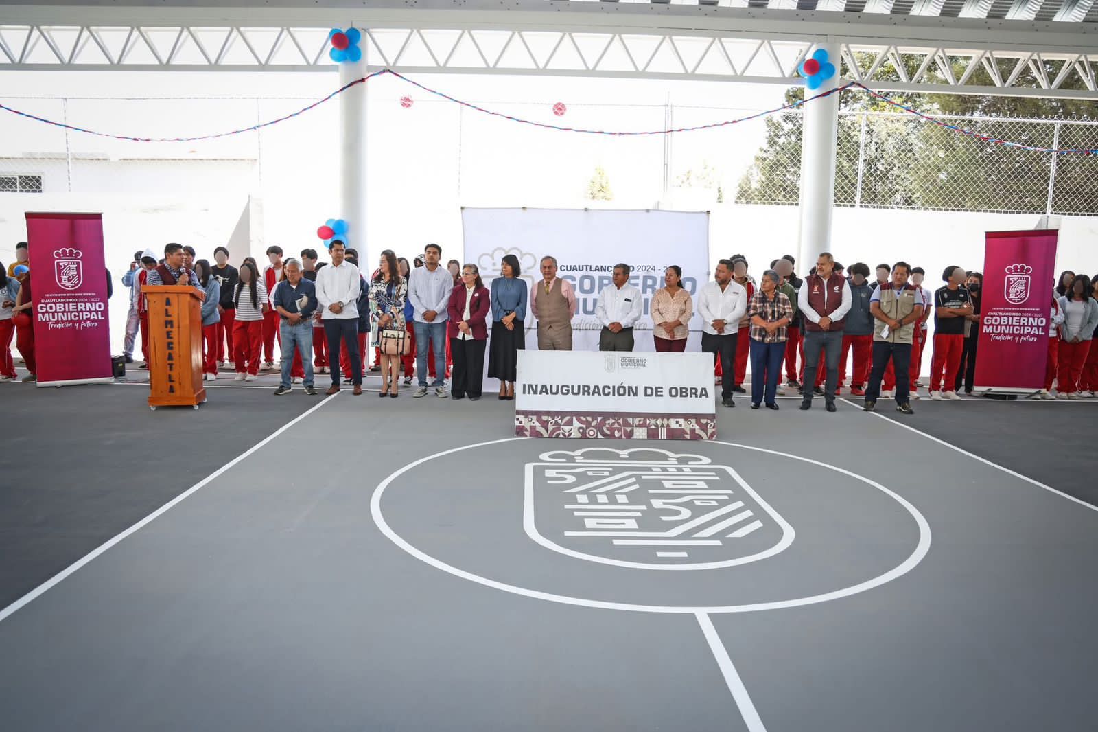 Entrega Omar Muñoz un techado más en Bachillerato Almecatla